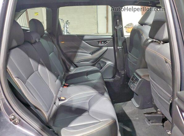JF2SKAMC6NH513776 2022 SUBARU FORESTER Gray Вид задньої частини салону