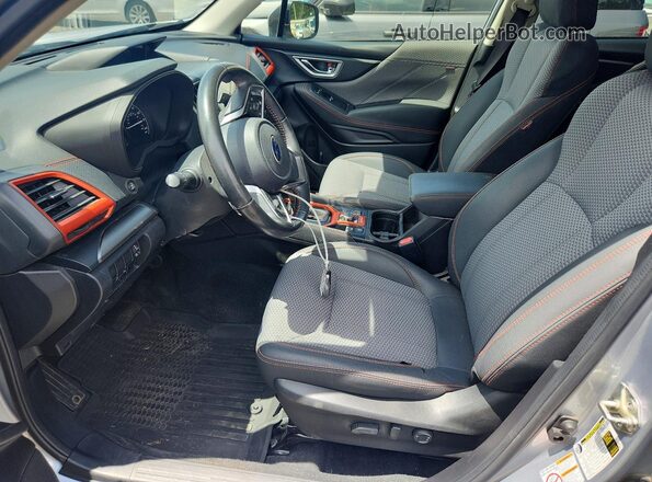 JF2SKAMC9LH400577 2020 SUBARU FORESTER Silver Вид салону спереду