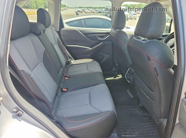 JF2SKAMC9LH400577 2020 SUBARU FORESTER Silver Вид задньої частини салону
