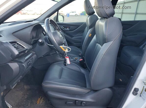 JF2SKAMCXNH439892 2022 SUBARU FORESTER White Вид салону спереду