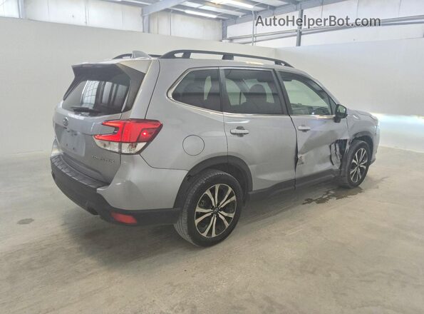JF2SKANC5PH458447 2023 SUBARU FORESTER Silver Trasero derecho
