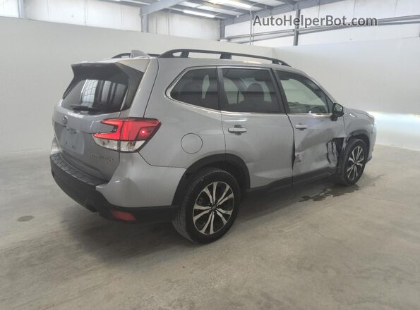 JF2SKANC5PH458447 2023 SUBARU FORESTER Silver 