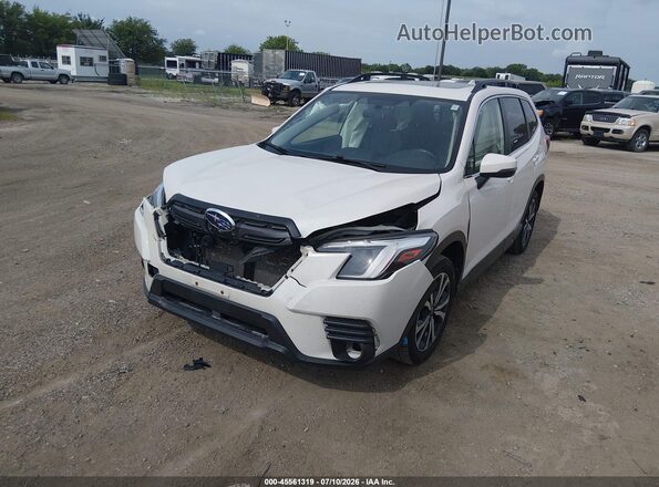 JF2SKANC6PH440426 2023 SUBARU FORESTER Белый Передняя левая четверть