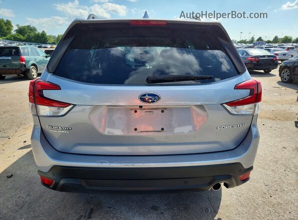 JF2SKAPC2PH435754 2023 SUBARU FORESTER Silver Rear view