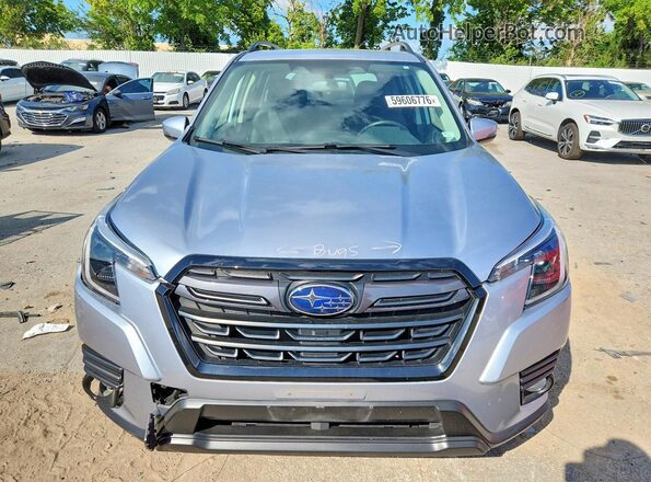 JF2SKAPC2PH435754 2023 SUBARU FORESTER Silver Front view