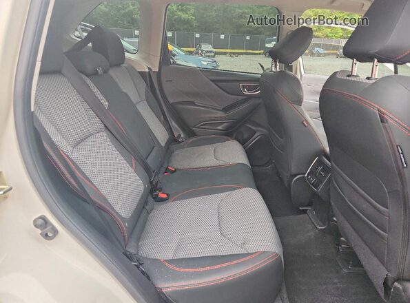 JF2SKAPC5KH480793 2019 SUBARU FORESTER White Вид задньої частини салону