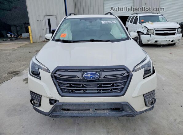 JF2SKAPC5NH451413 2022 SUBARU FORESTER Белый Вид спереди