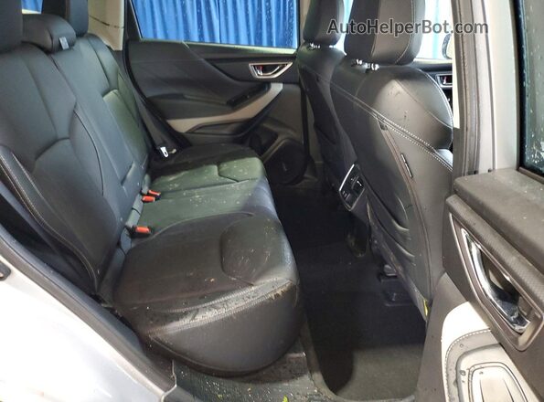 JF2SKAPC8PH456933 2023 SUBARU FORESTER Silver Vista interior trasera