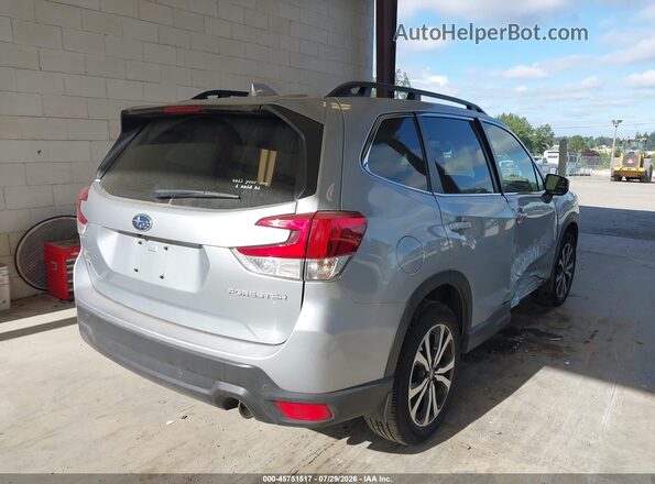 JF2SKAPC9PH532031 2023 SUBARU FORESTER Silver Trasero derecho