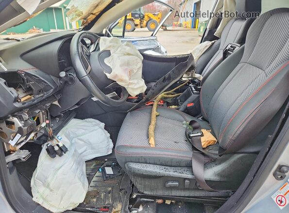 JF2SKAPCXKH472737 2019 SUBARU FORESTER Серебряный Вид салона спереди