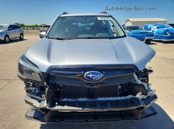 JF2SKARC1MH472139 2021 SUBARU FORESTER Silver Front view
