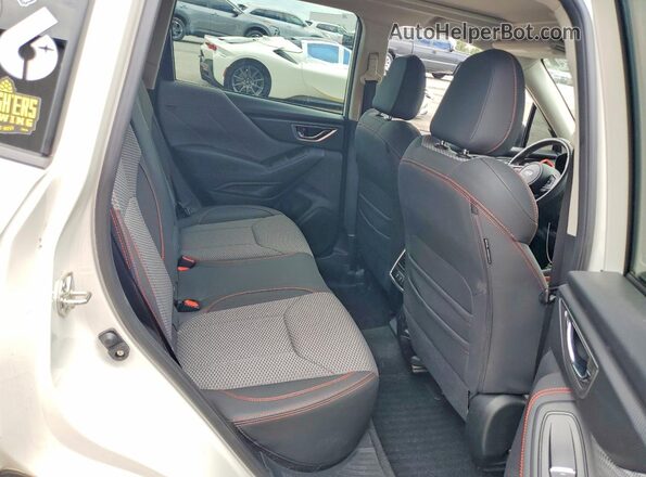 JF2SKARC2LH486002 2020 SUBARU FORESTER White Вид задньої частини салону