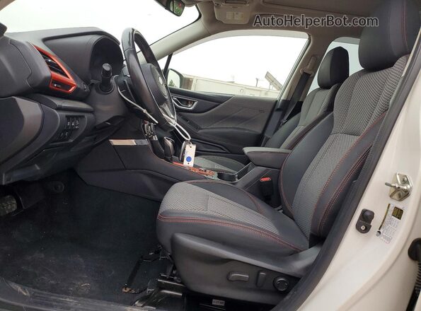 JF2SKARC2MH541064 2021 SUBARU FORESTER White Front interior view