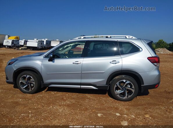 JF2SKARC5PH520889 2023 SUBARU FORESTER Silver 