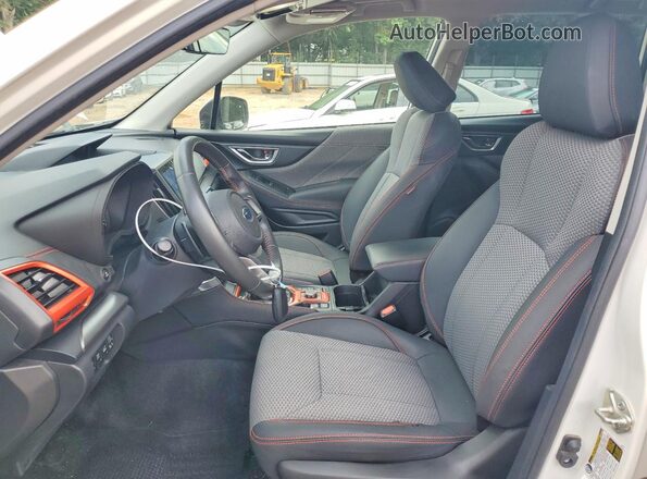 JF2SKARCXMH533259 2021 SUBARU FORESTER Gray Սալոնի դիմացի տեսք