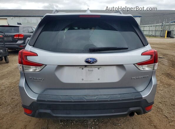 JF2SKAUC8MH560886 2021 SUBARU FORESTER Silver Вид ззаду