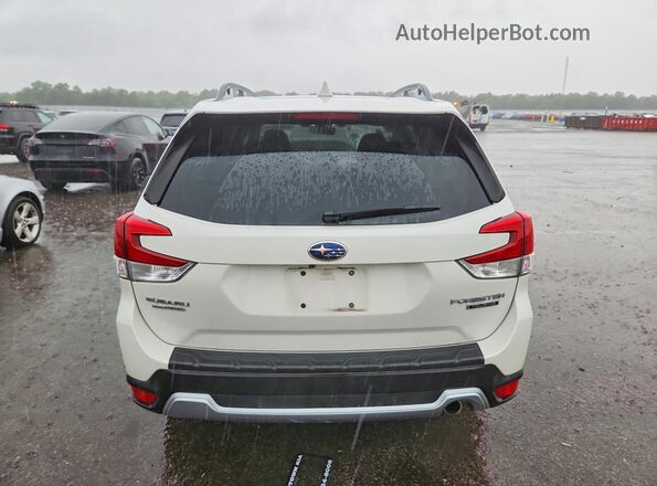 JF2SKAXC6MH417883 2021 SUBARU FORESTER White Rear view
