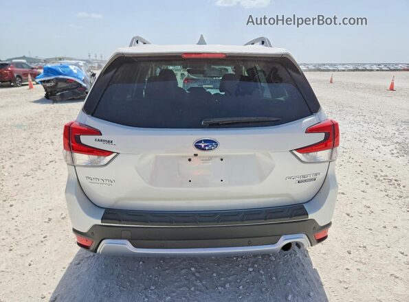 JF2SKAXC9MH544109 2021 SUBARU FORESTER White Rear view
