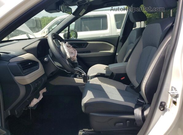 JF2SLDDC8SH560625 2025 SUBARU FORESTER White Вид салону спереду