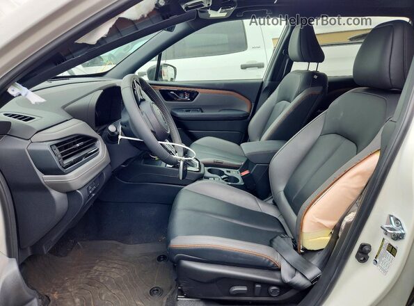 JF2SLDFC2SH617091 2025 SUBARU FORESTER White Front interior view