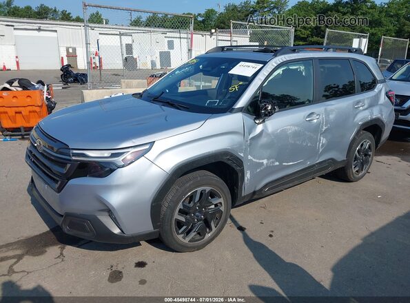 JF2SLDRC0SH496198 2025 SUBARU FORESTER Silver Передня ліва чверть