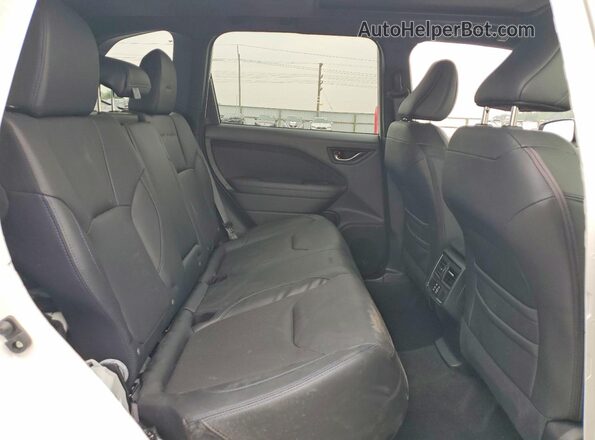 JF2SLDRC2SH459525 2025 SUBARU FORESTER White Vista interior trasera