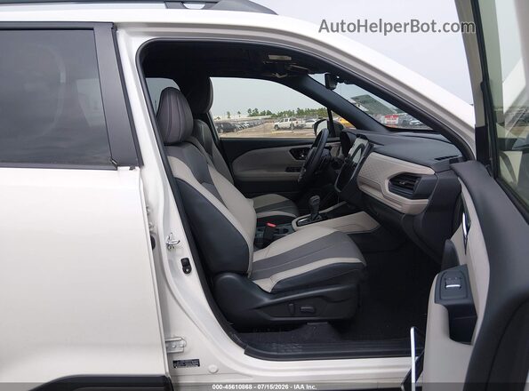 JF2SLDRC4SH465276 2025 SUBARU FORESTER White Vista interior delantera