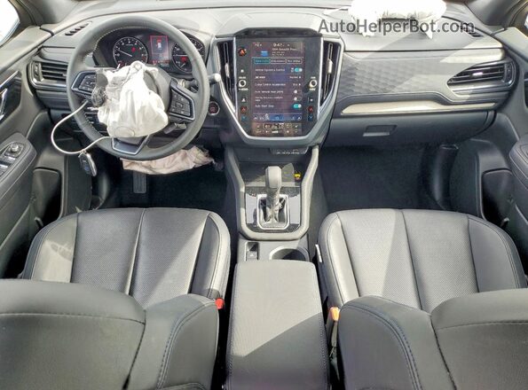 JF2SLDRCXSH511385 2025 SUBARU FORESTER Silver Vista del salpicadero