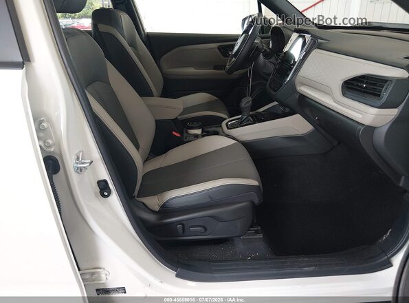 JF2SLSRD0SH412538 2025 SUBARU FORESTER White Widok wnętrza z przodu
