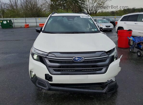 JF2SLSRD5SH442215 2025 SUBARU FORESTER White Widok z przodu
