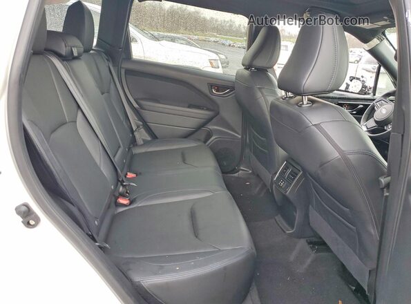 JF2SLSRD5SH442215 2025 SUBARU FORESTER White Widok wnętrza z tyłu