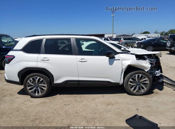 JF2SLSTDXSH422664 2025 SUBARU FORESTER White Вид задньої частини салону