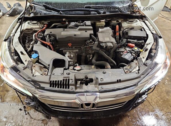 JHMCR6F54HC012993 2017 HONDA ACCORD Белый Вид задней части салона