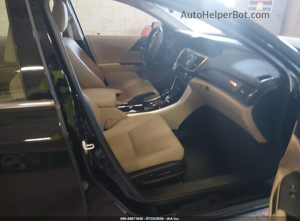 JHMCR6F59HC010432 2017 HONDA ACCORD Черный Вид салона спереди