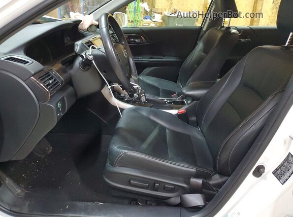 JHMCR6F74HC005852 2017 HONDA ACCORD White Вид салону спереду