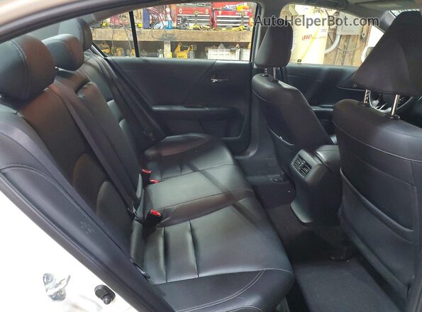 JHMCR6F74HC005852 2017 HONDA ACCORD White Вид задніх сидінь