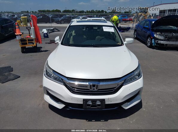 JHMCR6F77HC006798 2017 HONDA ACCORD Белый Вид щитка приборов