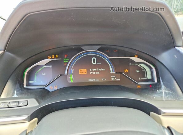 JHMZC5F17JC013323 2018 HONDA CLARITY Белый Вид щитка приборов