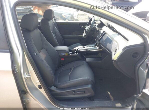 JHMZC5F30JC010507 2018 HONDA CLARITY Серебряный Вид салона спереди