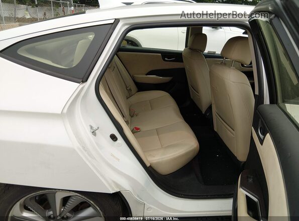 JHMZC5F32JC009827 2018 HONDA CLARITY White Вид наклейки з VIN-кодом