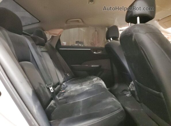JHMZC5F33JC001672 2018 HONDA CLARITY Silver Vista de los asientos traseros
