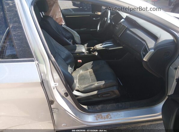 JHMZC5F38JC005507 2018 HONDA CLARITY Серебряный Вид салона спереди