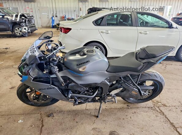 JKBZXJK10SA010786 2025 KAWASAKI ZX636 Black Հետևի աջ