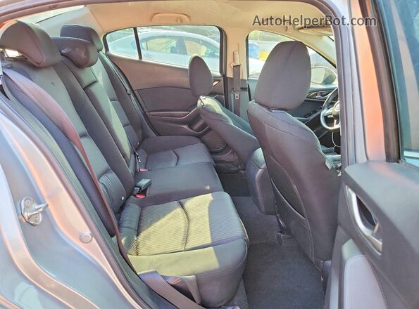 JM1BM1U7XG1277172 2016 MAZDA 3 Silver Widok tylnych siedzeń