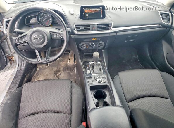 JM1BN1U71H1120936 2017 MAZDA 3 Silver Widok deski rozdzielczej