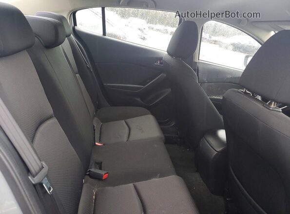 JM1BN1U71H1120936 2017 MAZDA 3 Silver Widok tylnych siedzeń