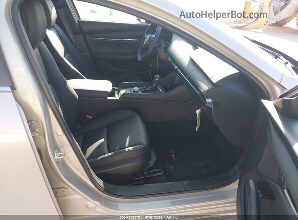 JM1BPAKLXT1882617 2026 MAZDA 3 Beige Вид салону спереду