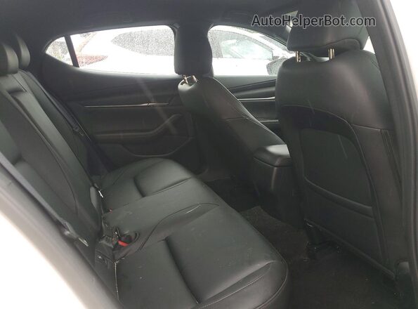 JM1BPAKM6P1600827 2023 MAZDA 3 White Հետևի նստատեղերի տեսք