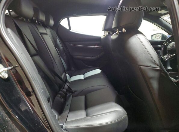 JM1BPAKM6R1712935 2024 MAZDA 3 Black უკანა სავარძლების ხედი