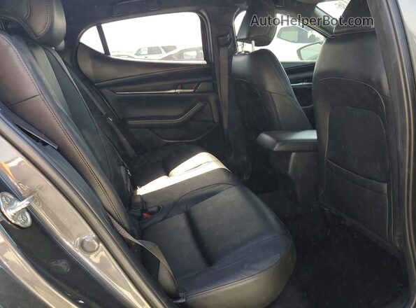 JM1BPAKM8R1708725 2024 MAZDA 3 Gray Widok tylnych siedzeń